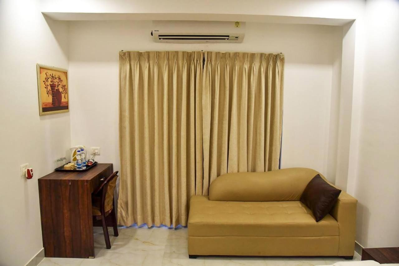 De Falcon Goa Beach Resort Candolim Exterior foto